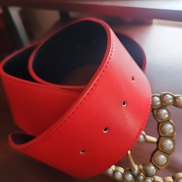 GUCCI GG Marmont Leather Belt – Red with Pearl Embellished Gold Buckle 38 - - Picture 9 of 10